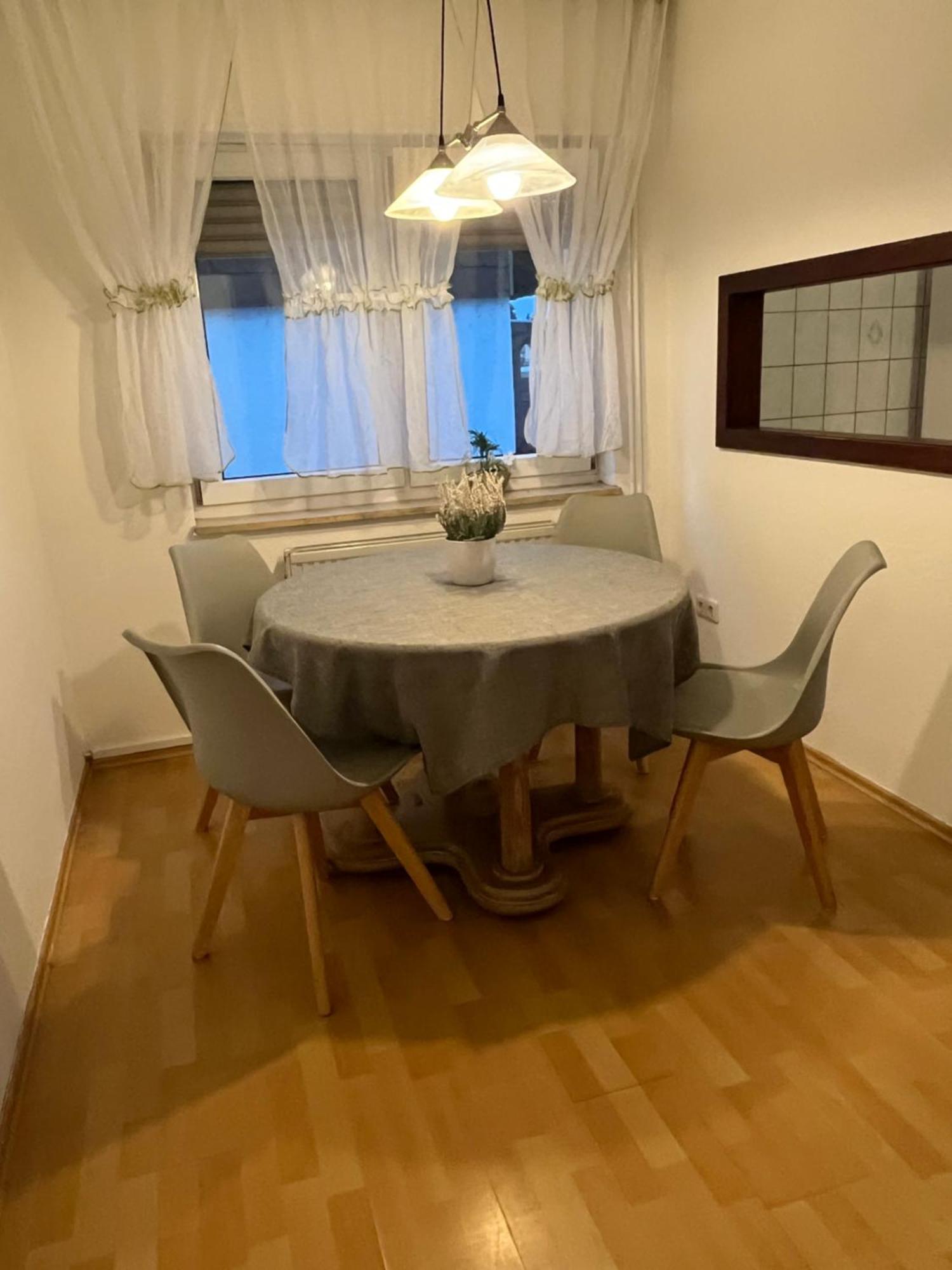Ferienwohnung Schwetzingen Esterno foto