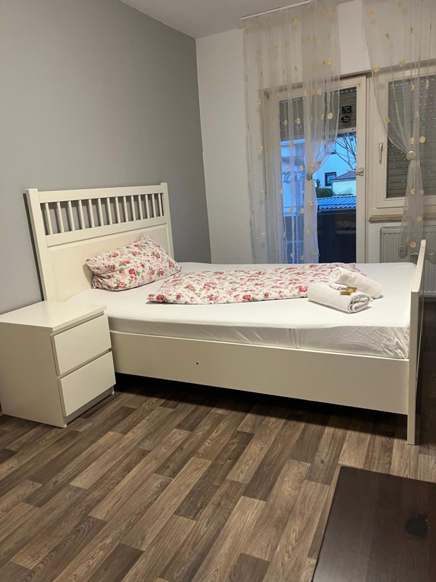 Ferienwohnung Schwetzingen Esterno foto